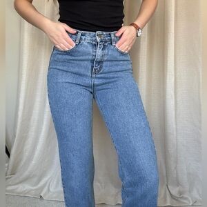 Straight Leg Highwaisted Denim Jeans